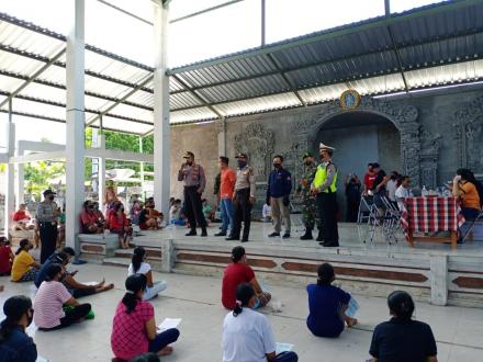 Pendistribusian Tahap Pertama KKS Bantuan Sosial Tunai (BST) Sebanyak 193 KK Di Desa Banjarasem